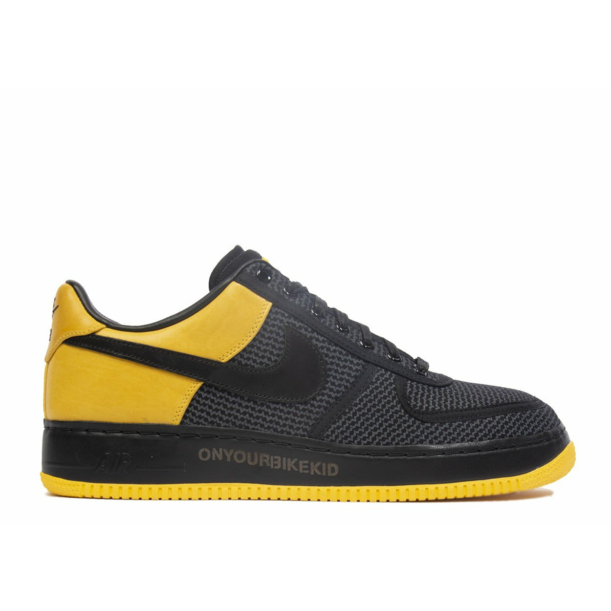 Undefeated x Livestrong x Air Force 1 Low Supreme “Livestrong” (2009)